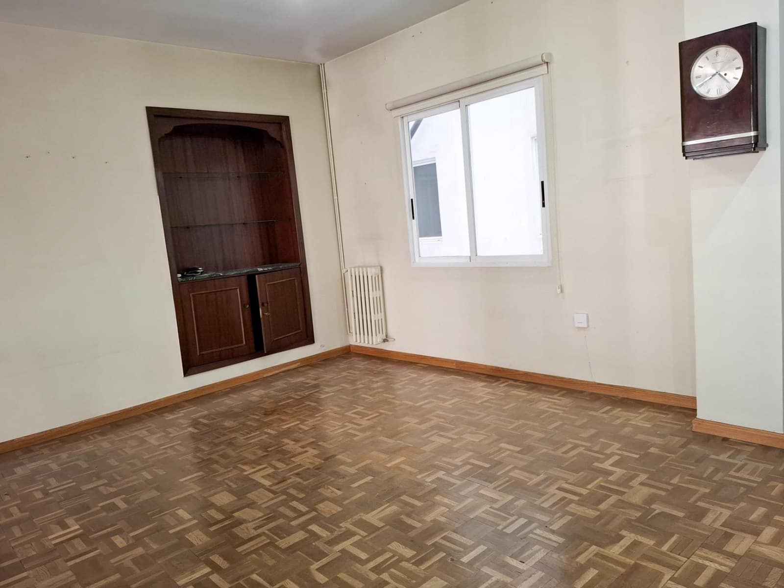 5 sovrum Lägenhet till salu i Valencia stad med garage - 749 000 € (Ref: 9908098)