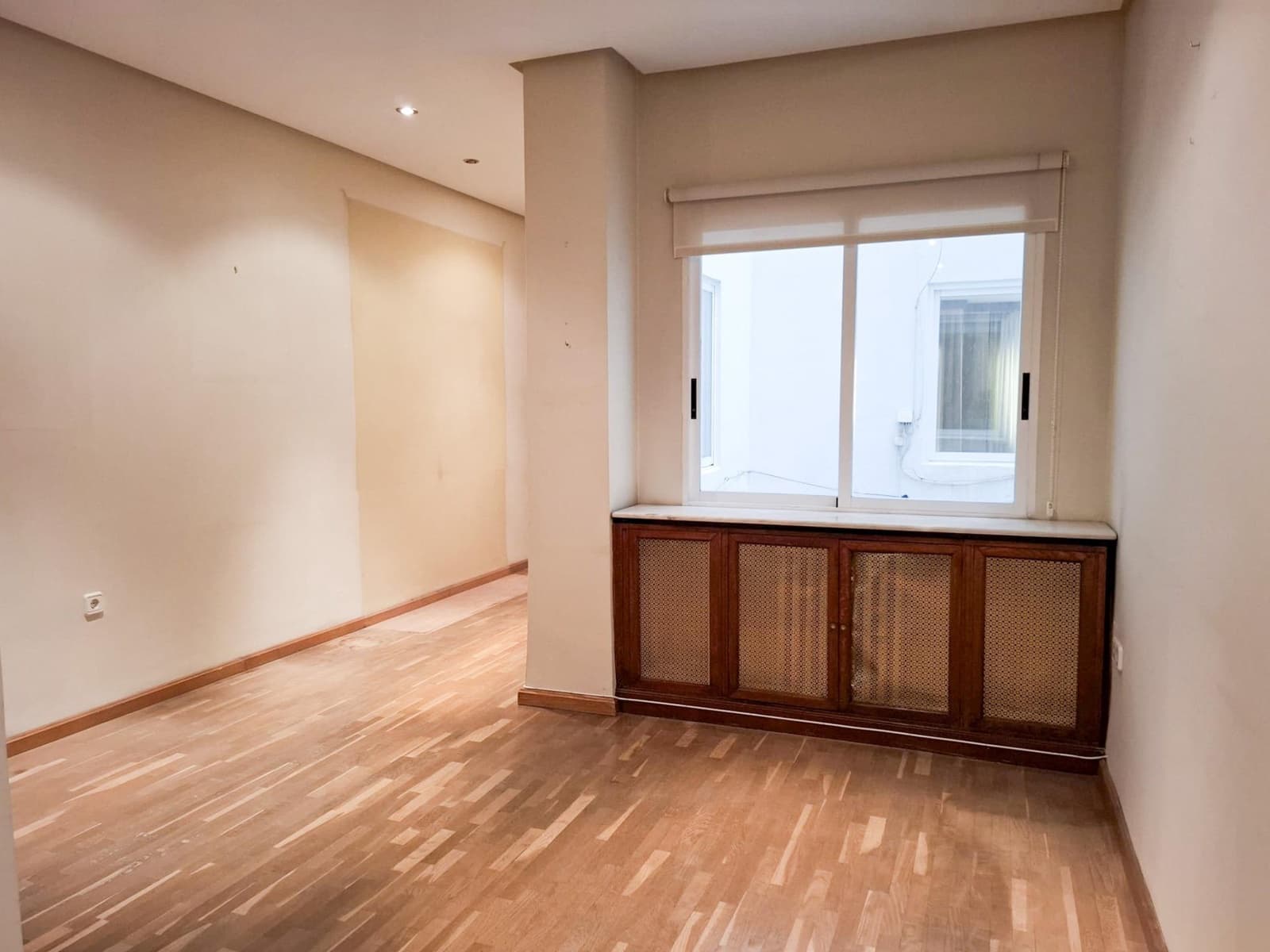 5 sovrum Lägenhet till salu i Valencia stad med garage - 749 000 € (Ref: 9908098)