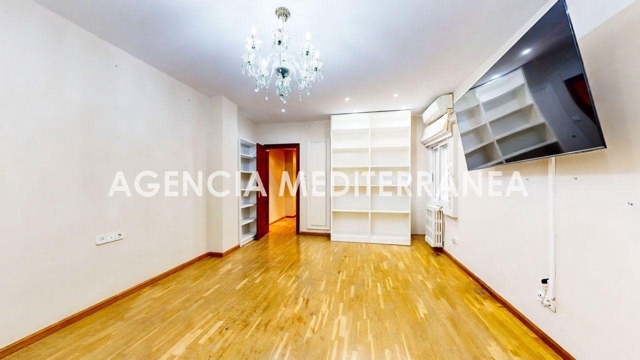 5 Zimmer Wohnung zu verkaufen in Valencia Stadt mit Garage - 749.000 € (Ref: 9908098)