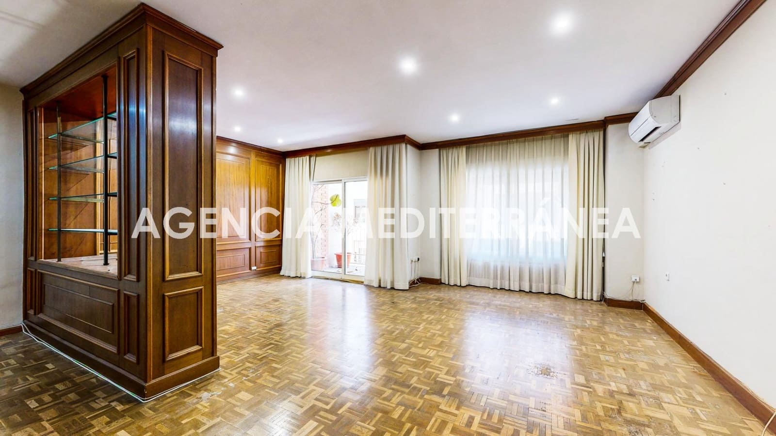 5 Zimmer Wohnung zu verkaufen in Valencia Stadt mit Garage - 749.000 € (Ref: 9908098)