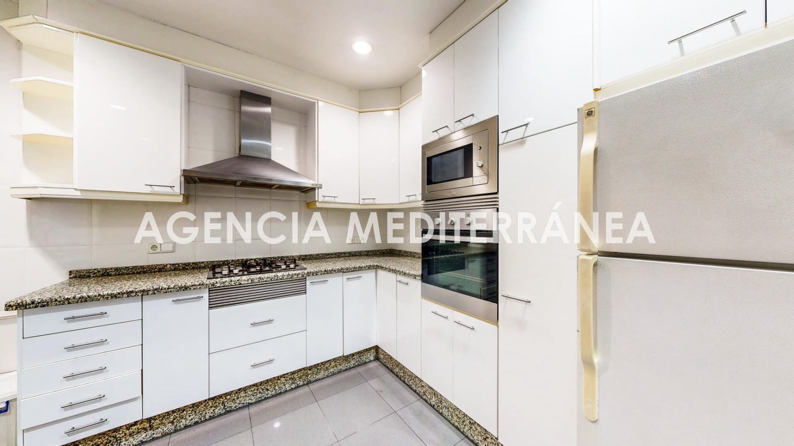 5 Zimmer Wohnung zu verkaufen in Valencia Stadt mit Garage - 749.000 € (Ref: 9908098)