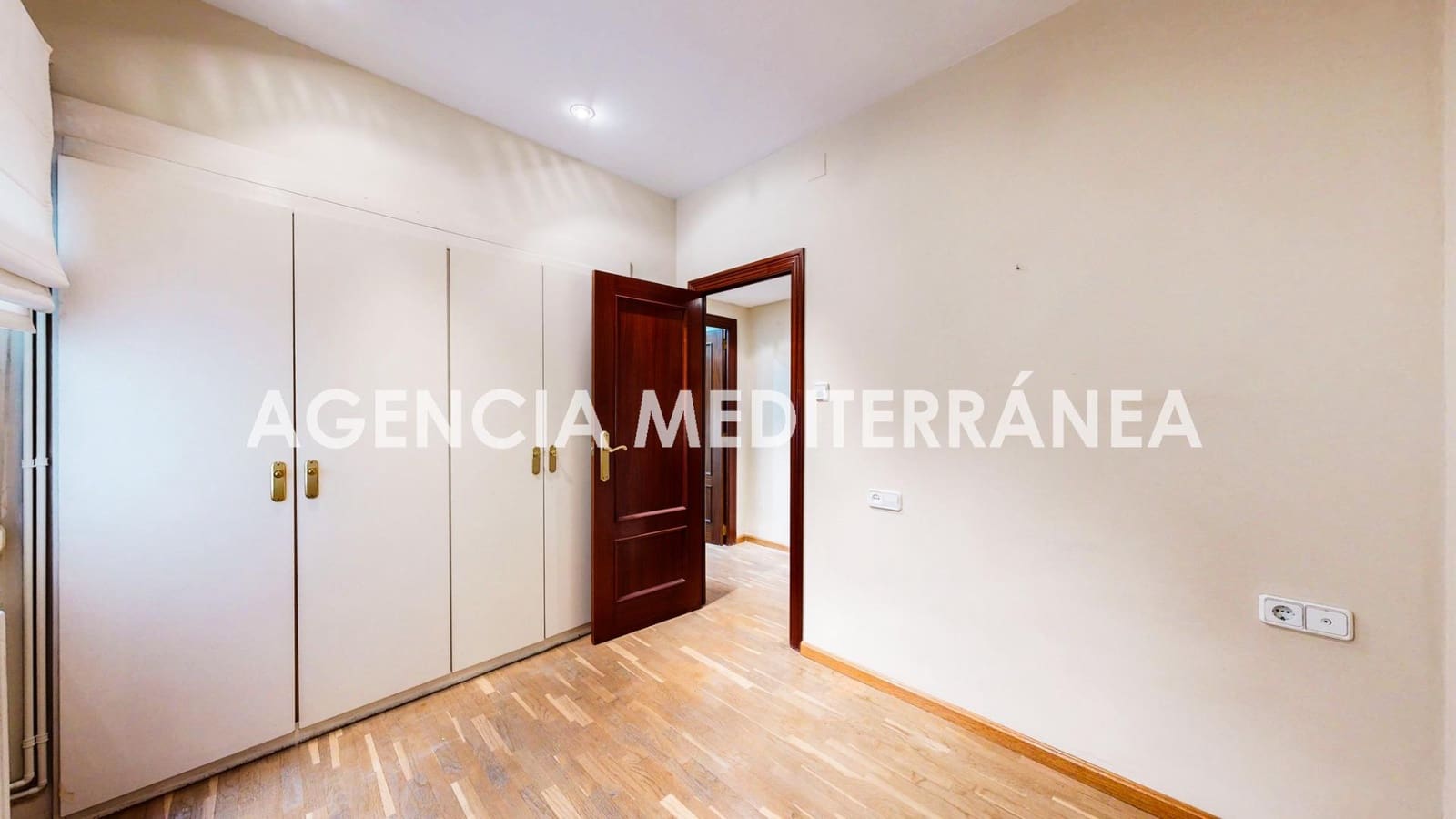 5 Zimmer Wohnung zu verkaufen in Valencia Stadt mit Garage - 749.000 € (Ref: 9908098)