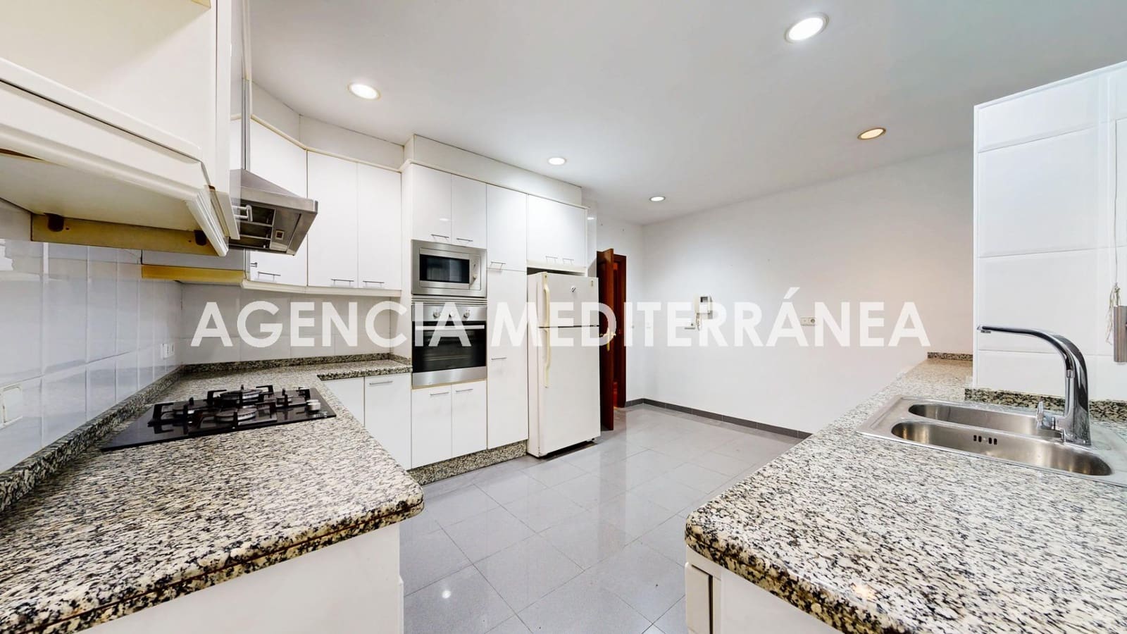 5 Zimmer Wohnung zu verkaufen in Valencia Stadt mit Garage - 749.000 € (Ref: 9908098)