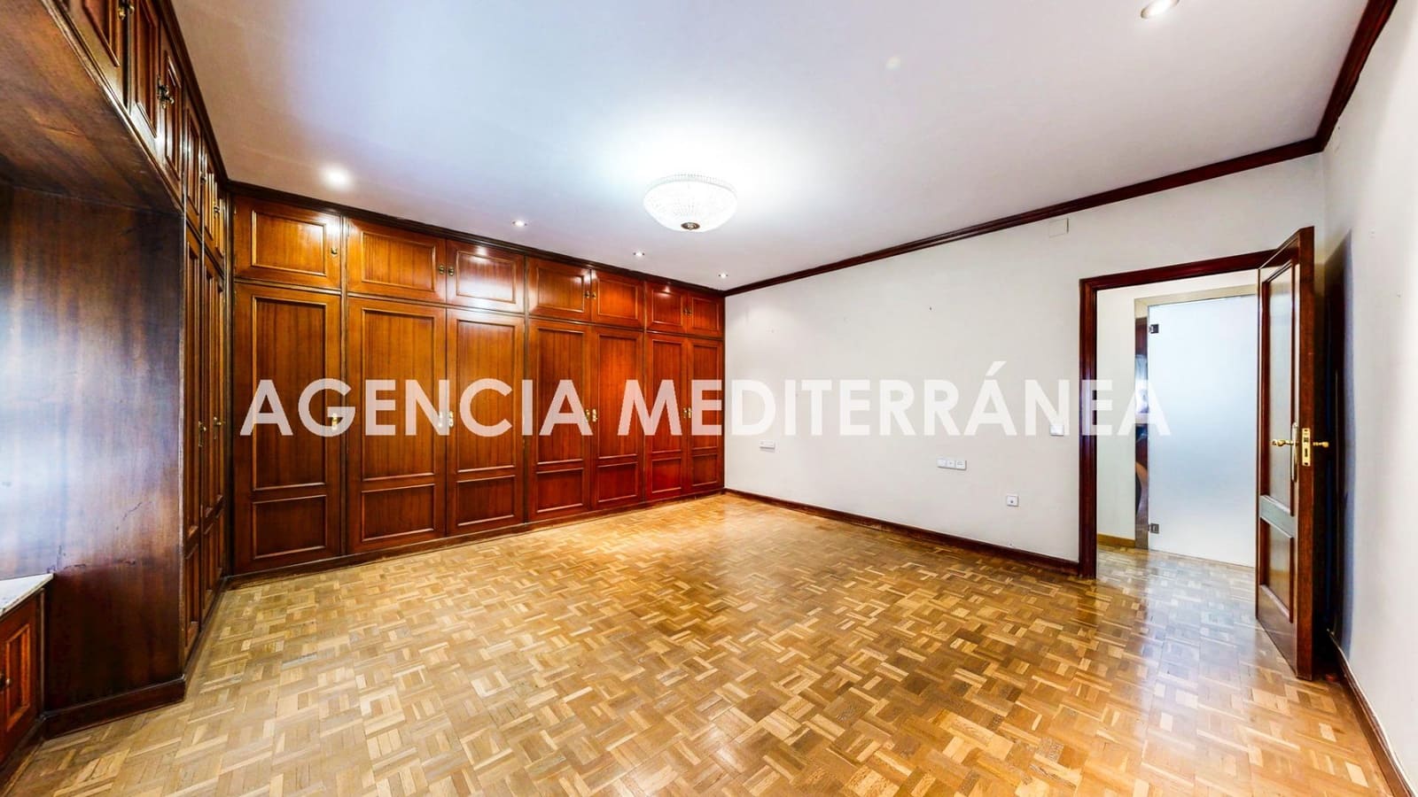 5 Zimmer Wohnung zu verkaufen in Valencia Stadt mit Garage - 749.000 € (Ref: 9908098)