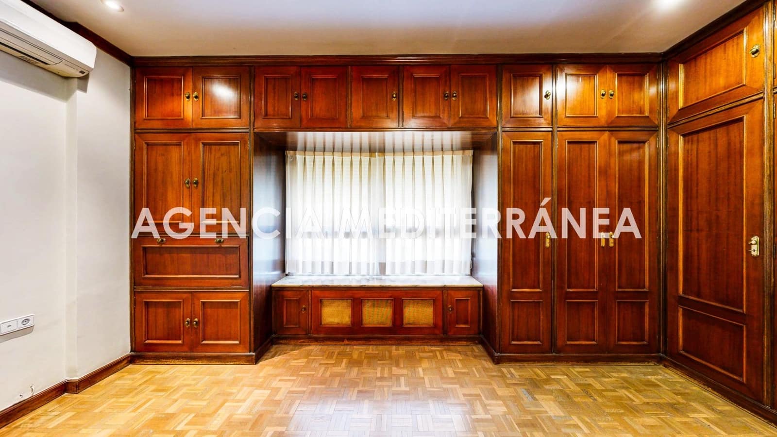 5 Zimmer Wohnung zu verkaufen in Valencia Stadt mit Garage - 749.000 € (Ref: 9908098)