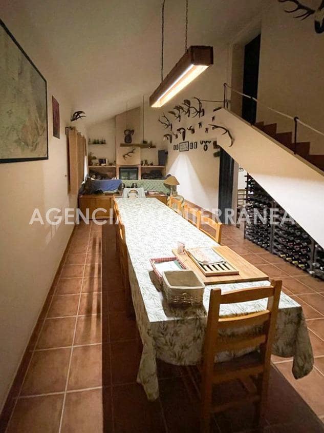 Finca/Casa Rural de 6 habitaciones en Almansa en venta con piscina garaje - 460.000 € (Ref: 9915919)