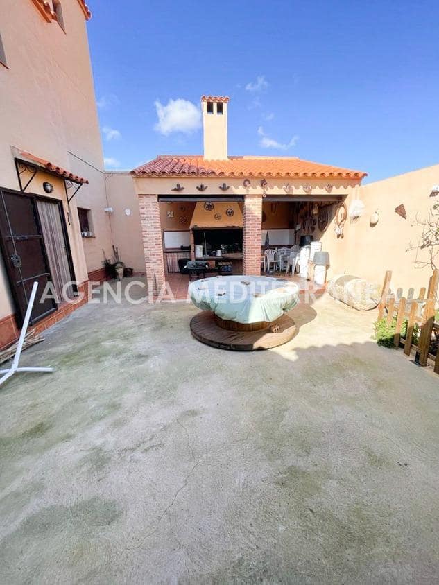 Finca/Casa Rural de 6 habitaciones en Almansa en venta con piscina garaje - 460.000 € (Ref: 9915919)