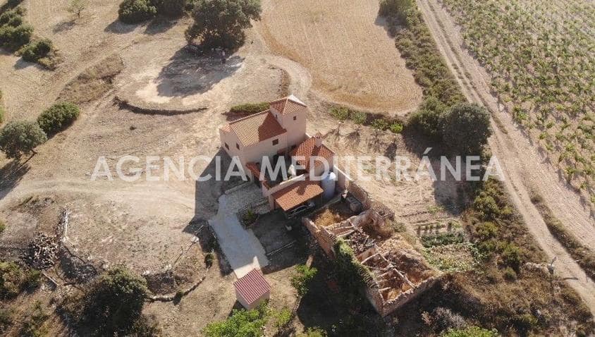 Finca/Casa Rural de 6 habitaciones en Almansa en venta con piscina garaje - 460.000 € (Ref: 9915919)