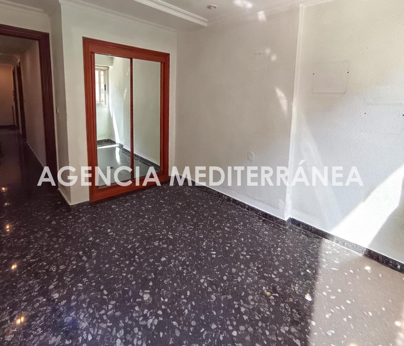 3 slaapkamer Flat te koop in Valencia stad - € 470.000 (Ref: 9922384)