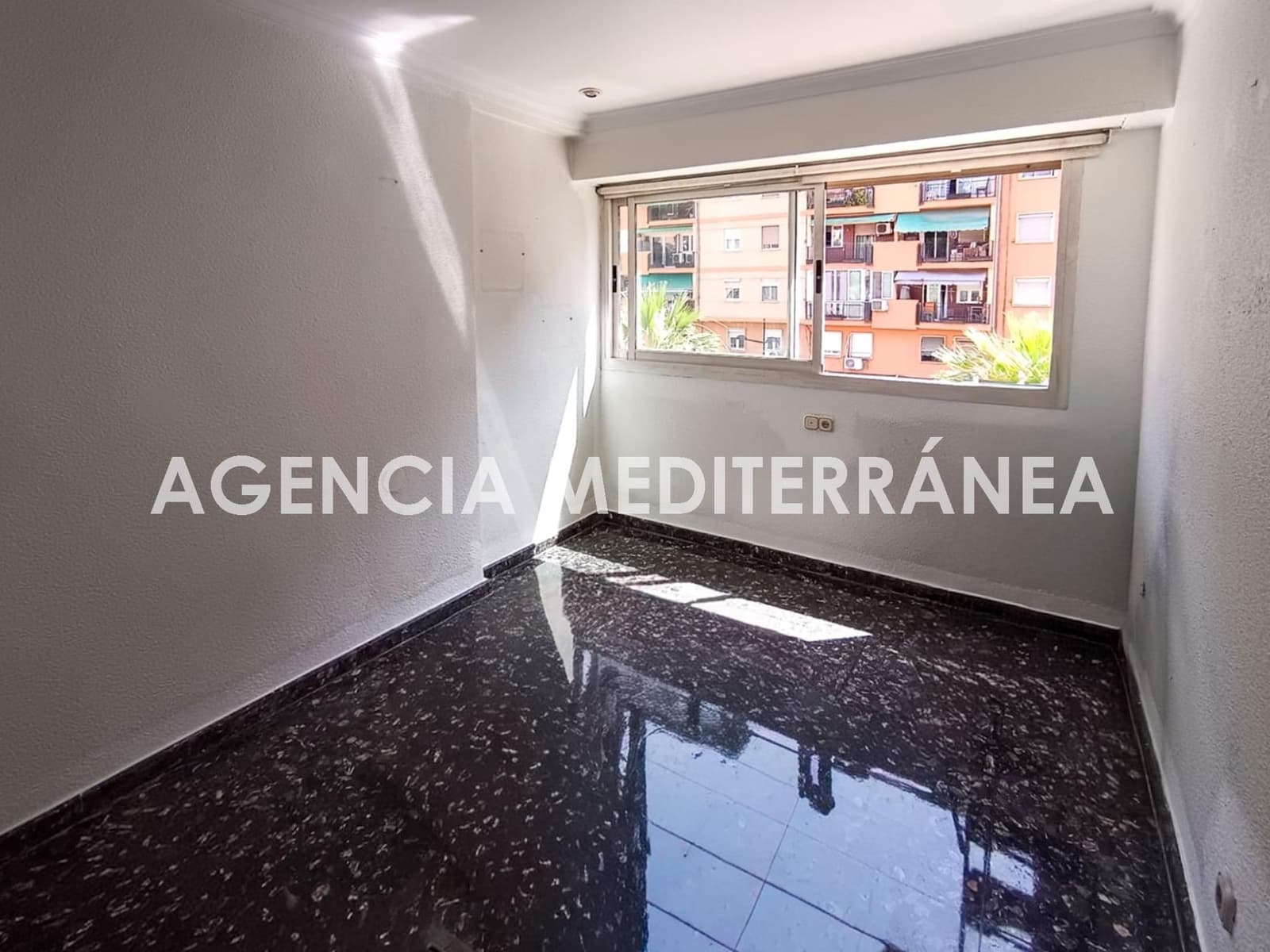 3 slaapkamer Flat te koop in Valencia stad - € 470.000 (Ref: 9922384)