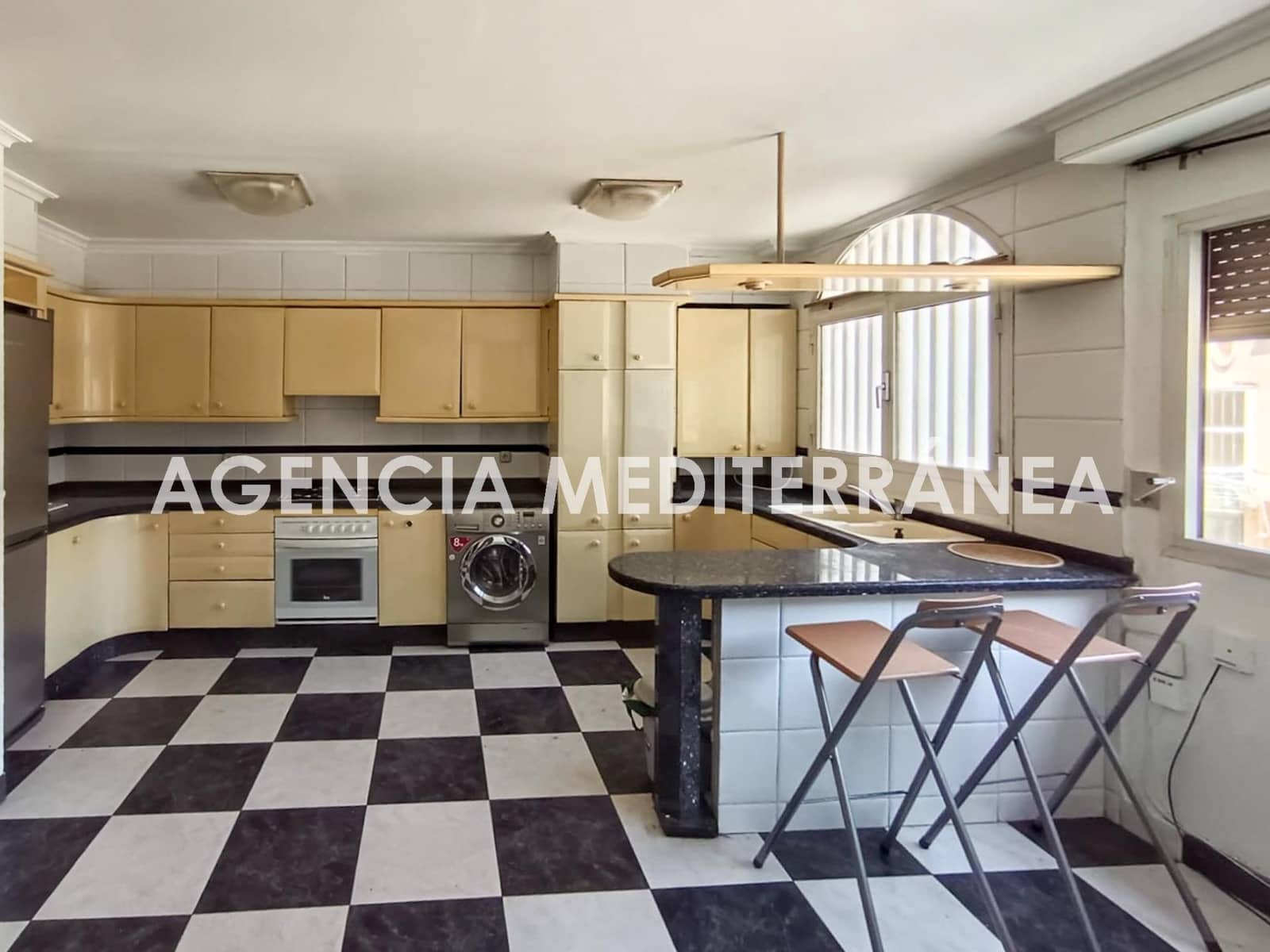 3 slaapkamer Flat te koop in Valencia stad - € 470.000 (Ref: 9922384)