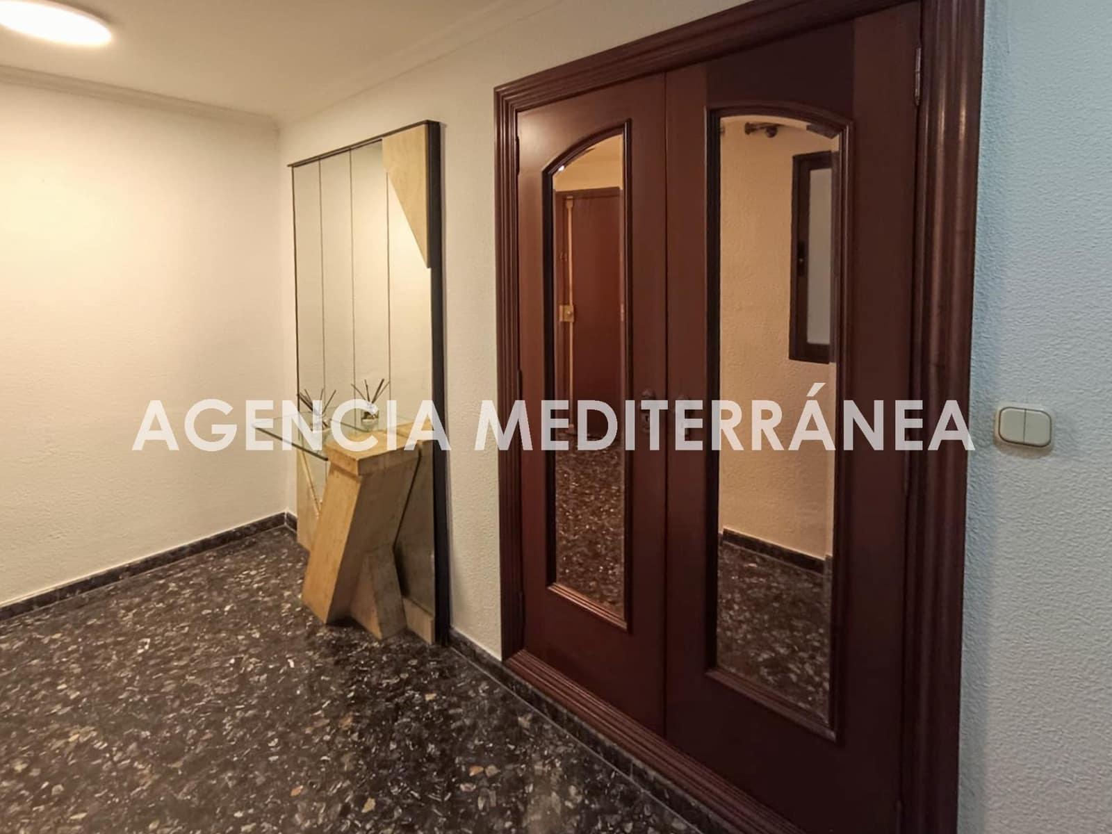 3 slaapkamer Flat te koop in Valencia stad - € 470.000 (Ref: 9922384)