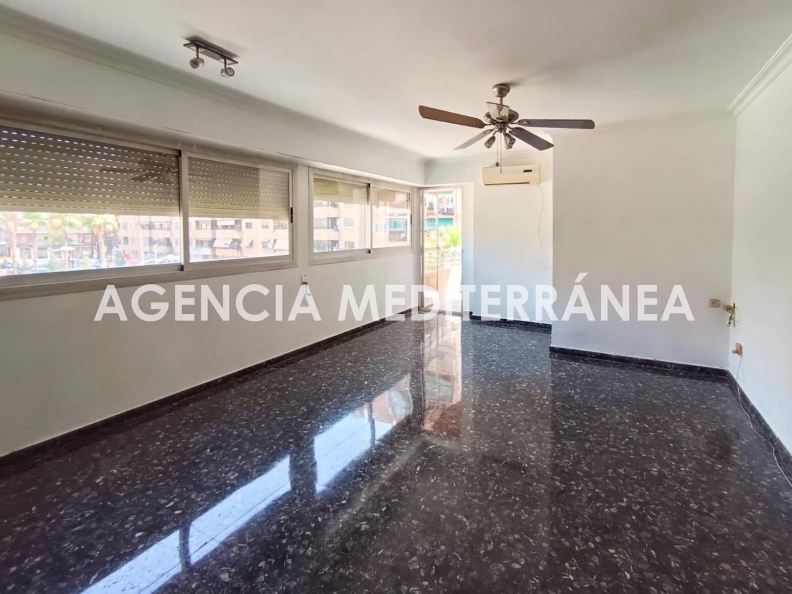 3 slaapkamer Flat te koop in Valencia stad - € 470.000 (Ref: 9922384)