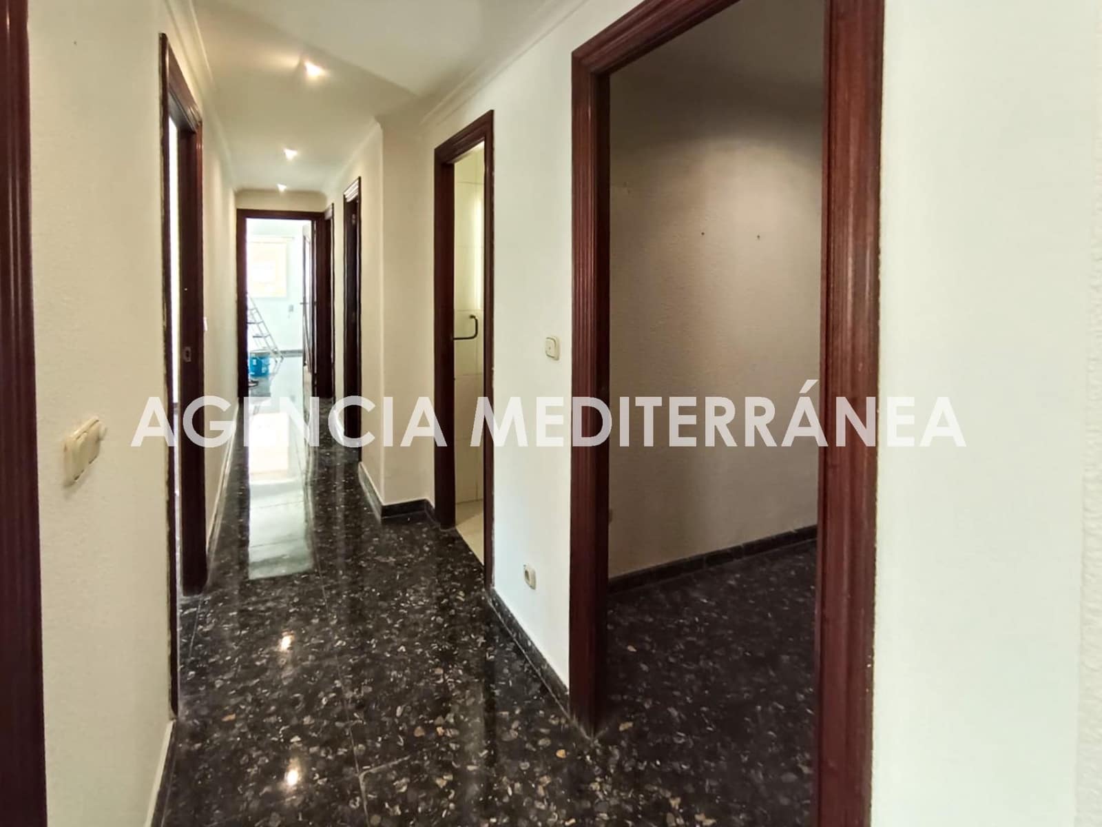 3 slaapkamer Flat te koop in Valencia stad - € 470.000 (Ref: 9922384)
