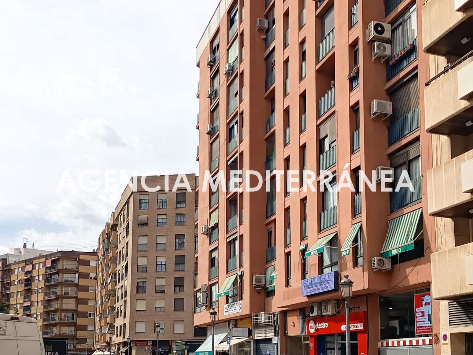 3 slaapkamer Flat te koop in Valencia stad - € 470.000 (Ref: 9922384)