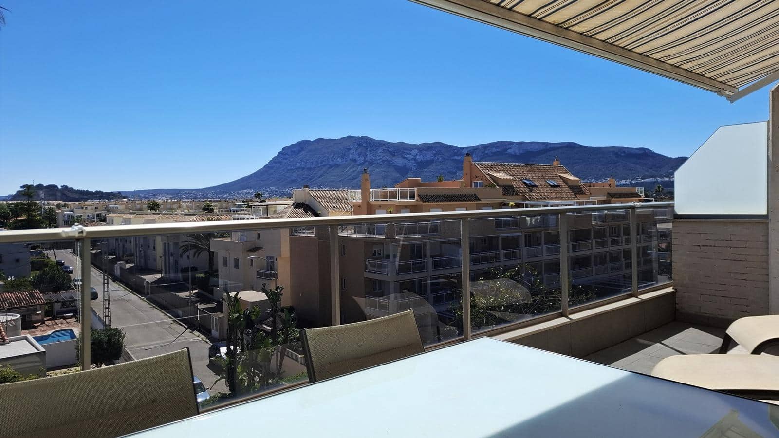 3 makuuhuone Kattohuoneisto myytävänä paikassa Denia mukana 
autotalli - 498 000 € (Ref: 9922385)
