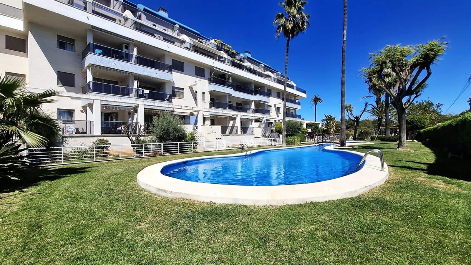 3 makuuhuone Kattohuoneisto myytävänä paikassa Denia mukana 
autotalli - 498 000 € (Ref: 9922385)