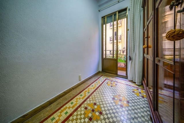 4 soveværelse Lejlighed til salg i Russafa, Valencia by - € 395.000 (Ref: 9927510)