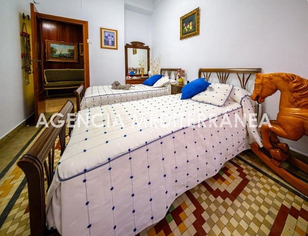 4 soveværelse Lejlighed til salg i Russafa, Valencia by - € 395.000 (Ref: 9927510)