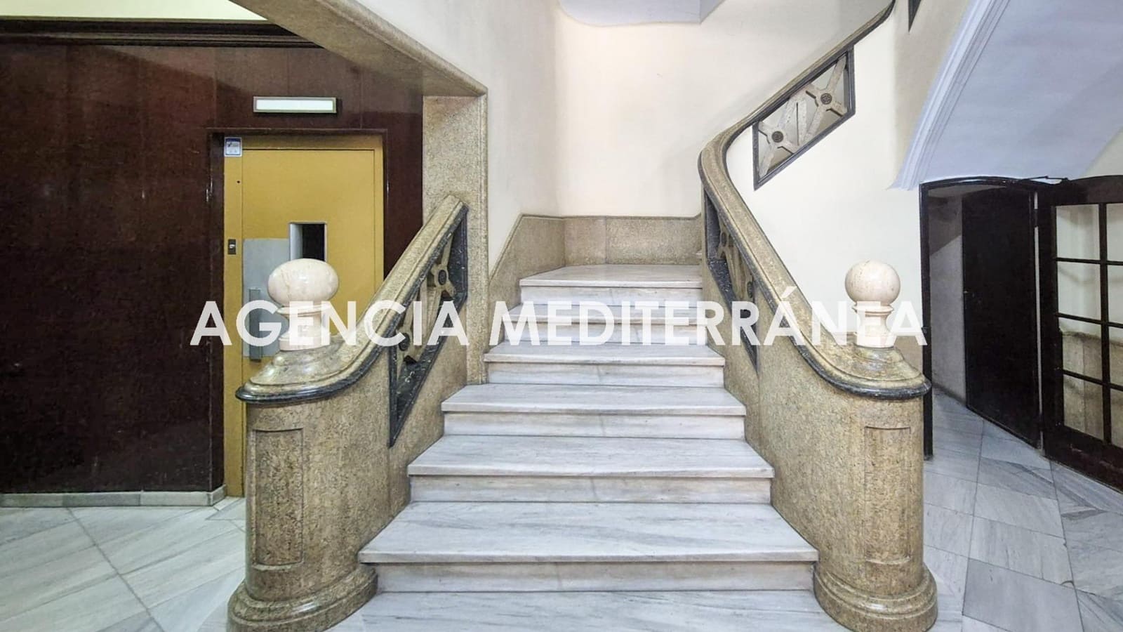 1 bedroom Office for sale in Valencia city - € 225,000 (Ref: 9929480)