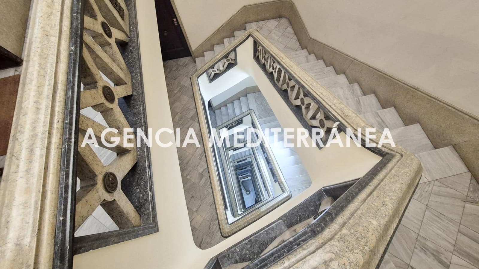 1 bedroom Office for sale in Valencia city - € 225,000 (Ref: 9929480)
