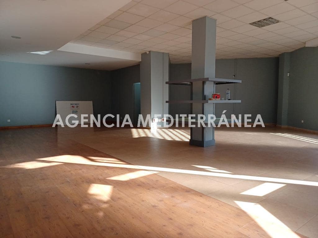 Local Comercial de 3 habitaciones en Alcàsser en alquiler - 550 € (Ref: 9929481)