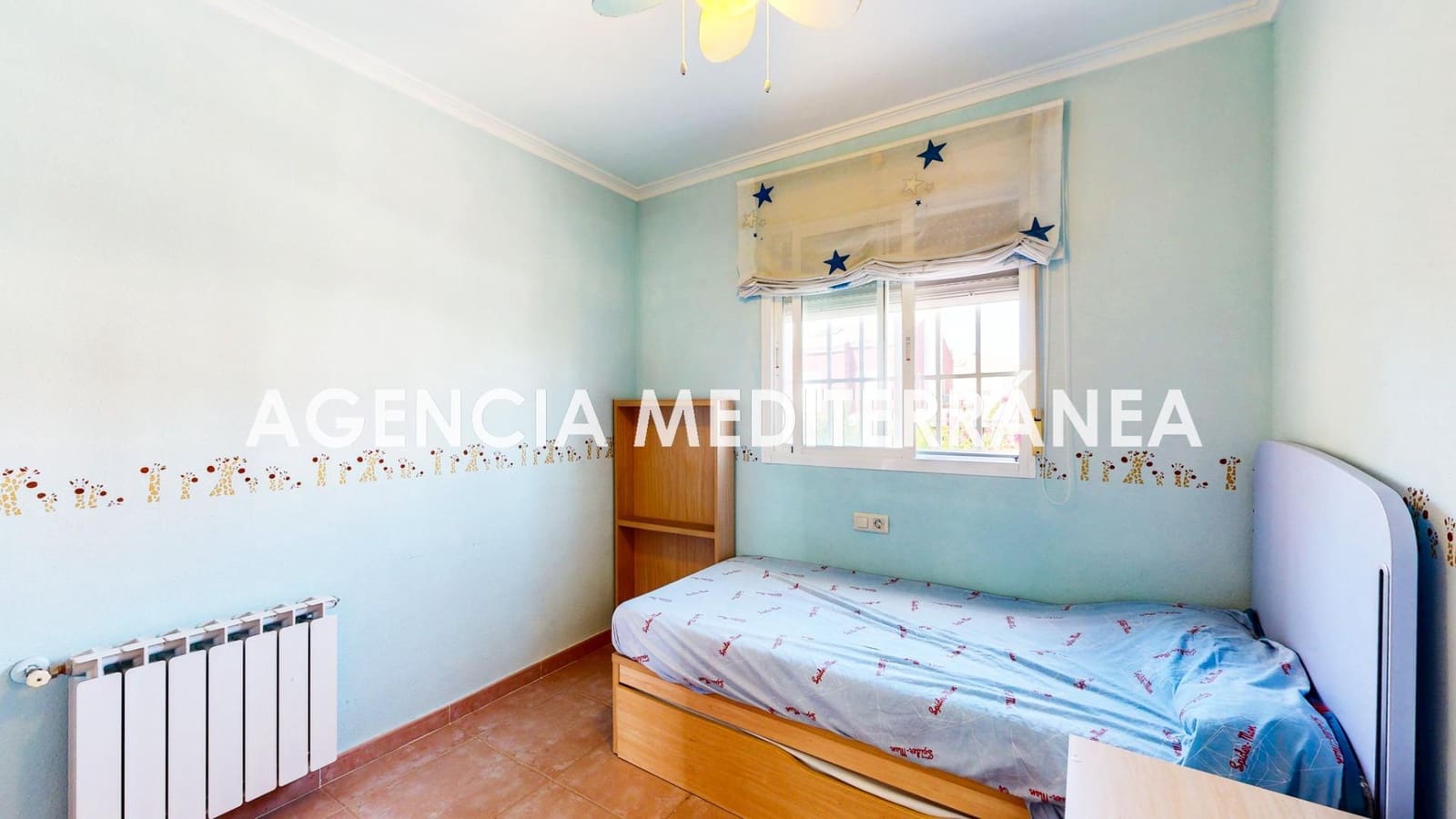 5 sypialnia Dom blizniak na sprzedaż w La Pobla de Vallbona z basenem garażem - 510 000 € (Ref: 9938286)
