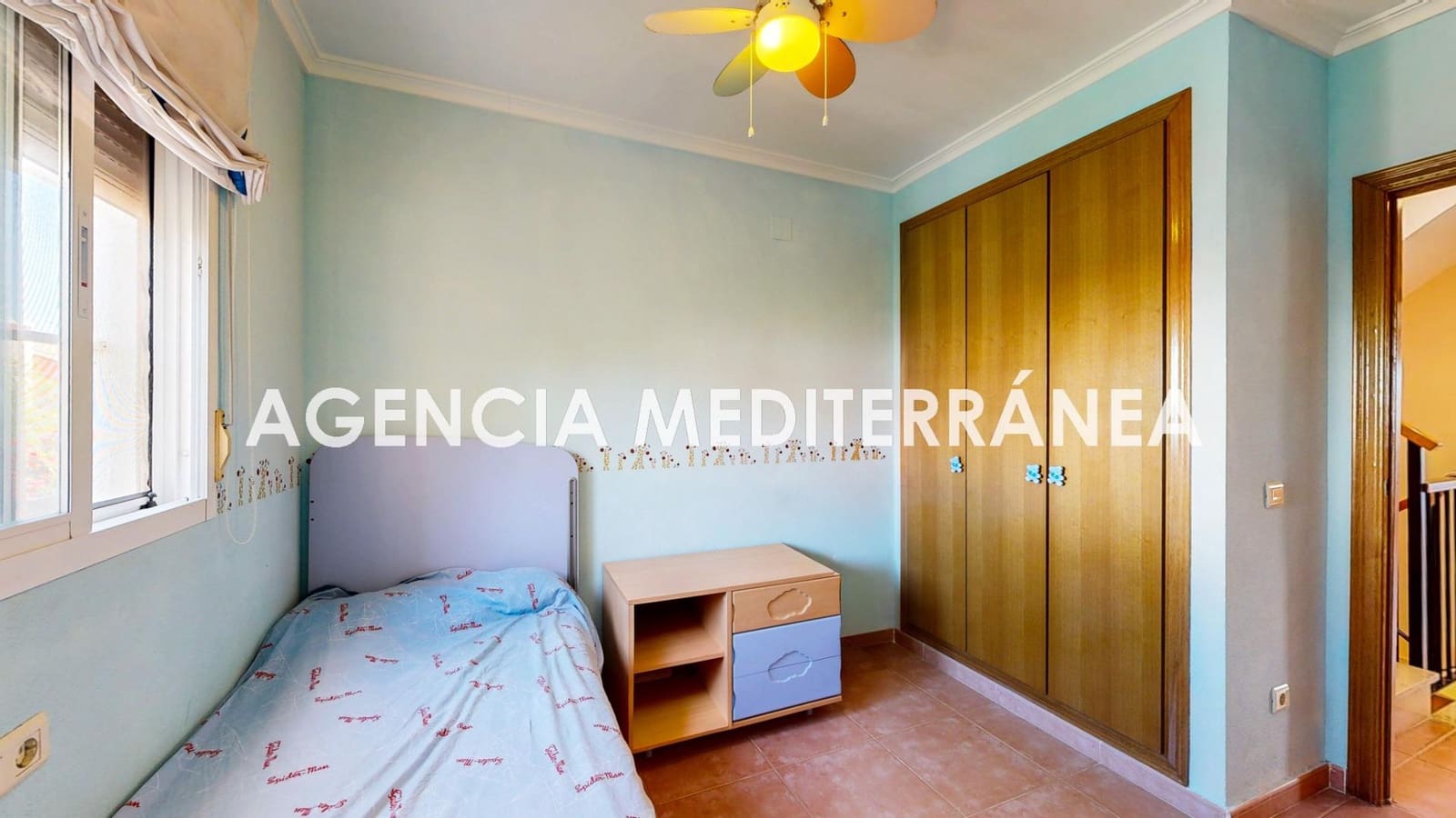 5 sypialnia Dom blizniak na sprzedaż w La Pobla de Vallbona z basenem garażem - 510 000 € (Ref: 9938286)