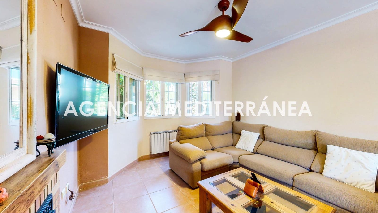 5 sypialnia Dom blizniak na sprzedaż w La Pobla de Vallbona z basenem garażem - 510 000 € (Ref: 9938286)
