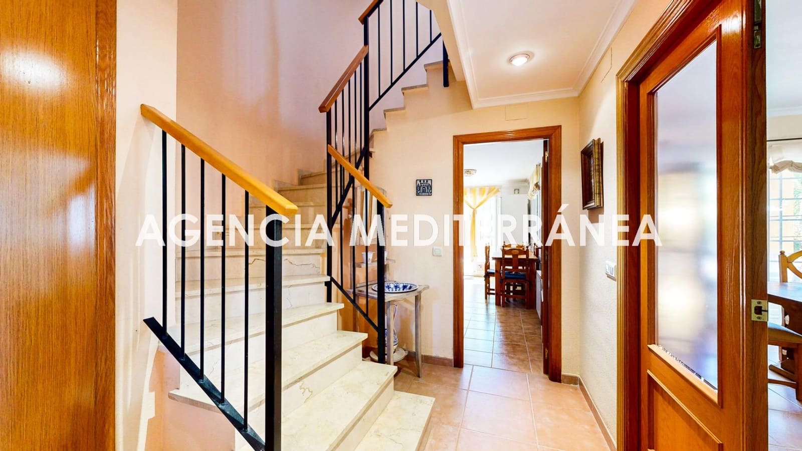 5 bedroom Semi-detached Villa for sale in La Pobla de Vallbona with pool garage - € 510,000 (Ref: 9938286)