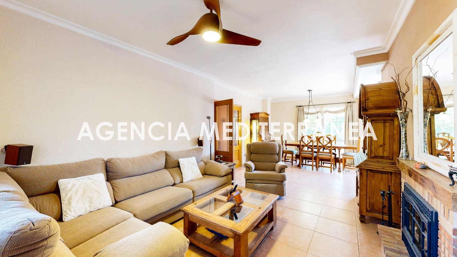 5 bedroom Semi-detached Villa for sale in La Pobla de Vallbona with pool garage - € 510,000 (Ref: 9938286)