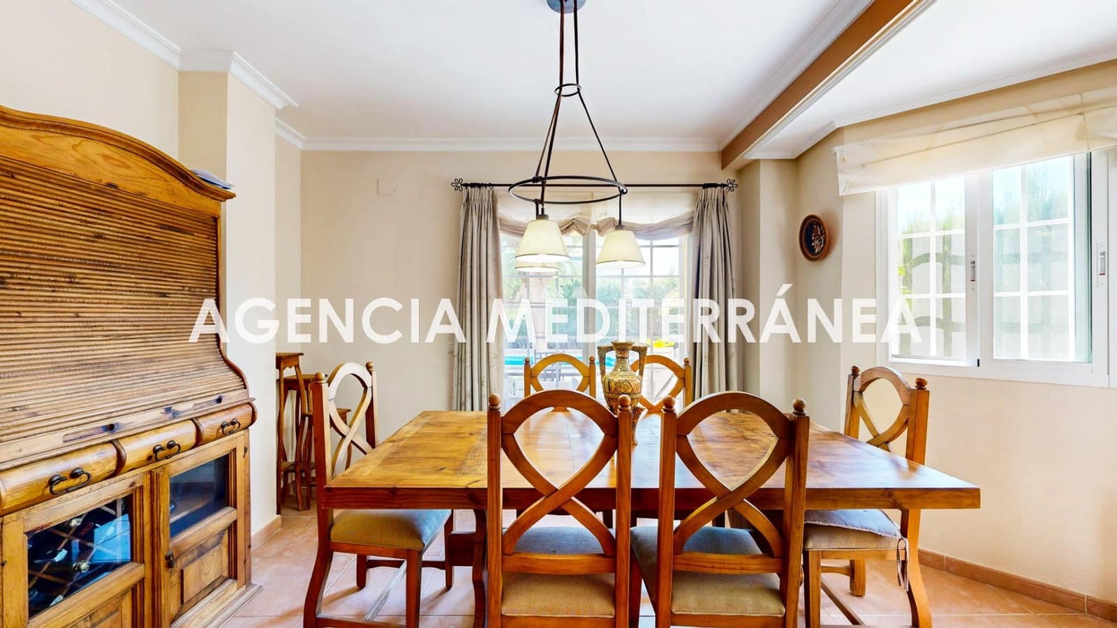 5 bedroom Semi-detached Villa for sale in La Pobla de Vallbona with pool garage - € 510,000 (Ref: 9938286)