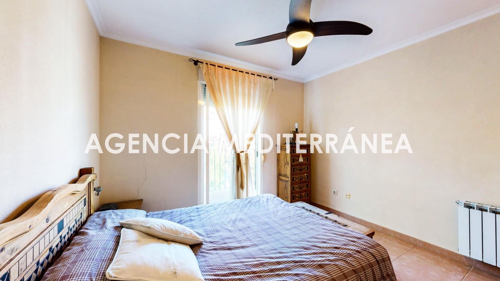 5 bedroom Semi-detached Villa for sale in La Pobla de Vallbona with pool garage - € 510,000 (Ref: 9938286)