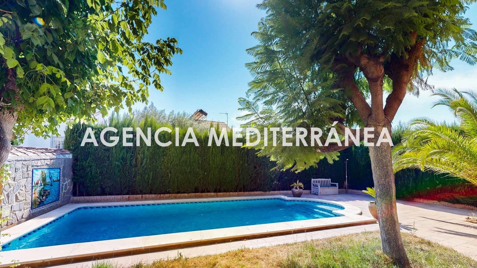 5 bedroom Semi-detached Villa for sale in La Pobla de Vallbona with pool garage - € 510,000 (Ref: 9938286)