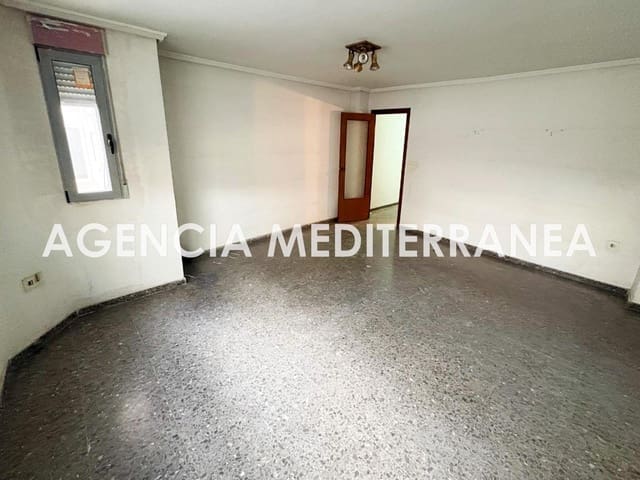 Piso de 3 habitaciones en Llíria en venta - 150.000 € (Ref: 9940047)