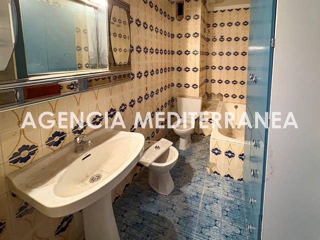 Piso de 3 habitaciones en Llíria en venta - 150.000 € (Ref: 9940047)
