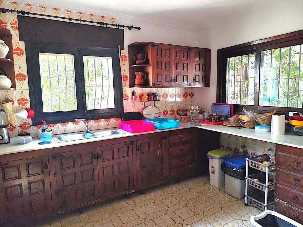 Chalet de 3 habitaciones en Dénia en venta con garaje - 870.000 € (Ref: 9942605)