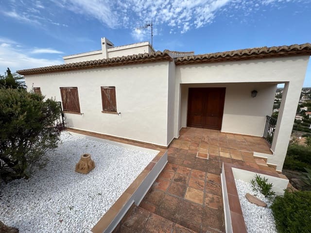 Chalet de 6 habitaciones en El Montgó, Dénia en venta - 1.150.000 € (Ref: 9945803)