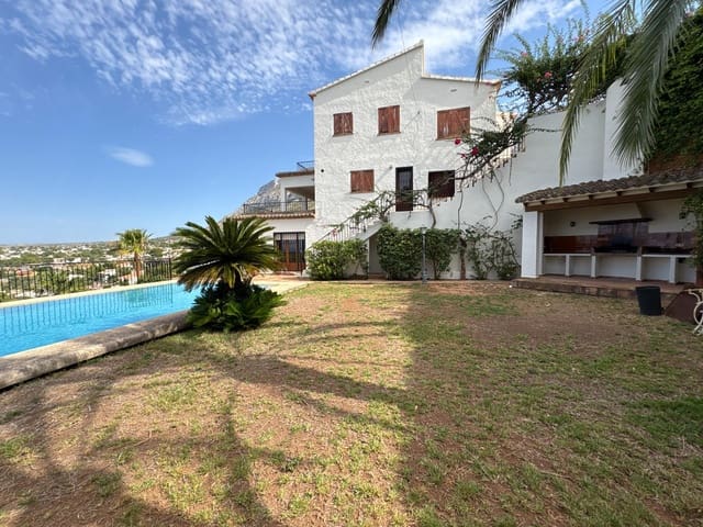 Chalet de 6 habitaciones en El Montgó, Dénia en venta - 1.150.000 € (Ref: 9945803)