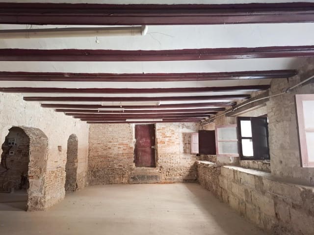Erhverv til salg i La Seu, Valencia by - € 450.000 (Ref: 9947995)