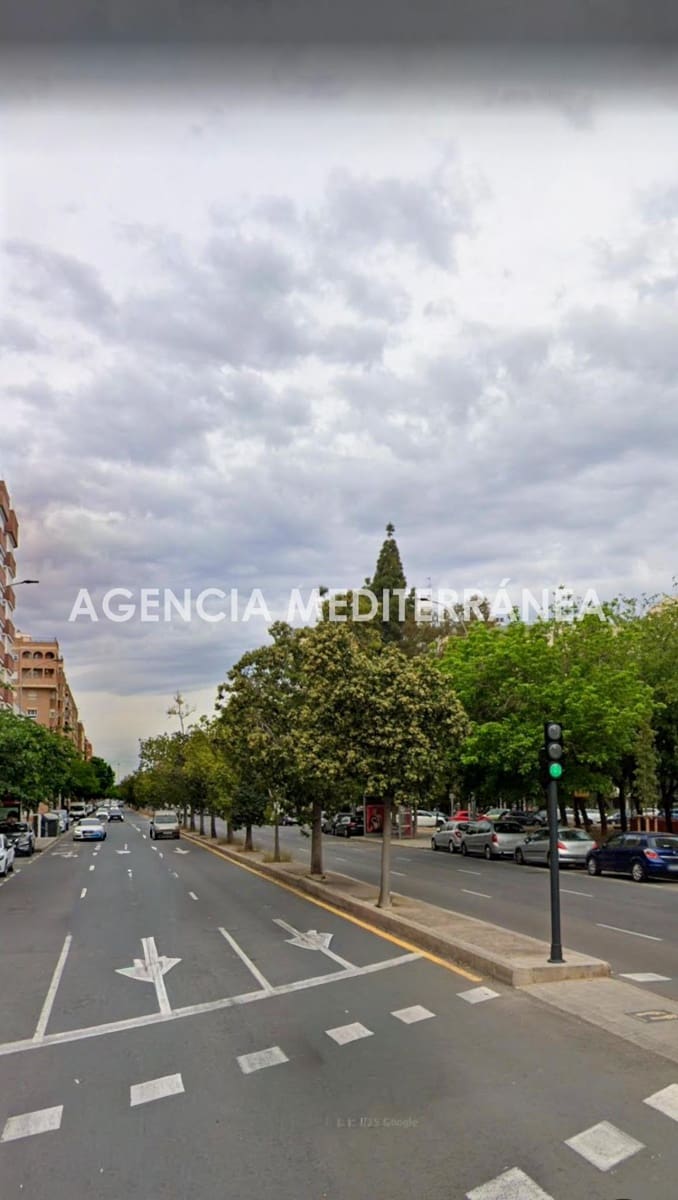 3 Zimmer Wohnung zu verkaufen in Valencia Stadt mit Garage - 295.000 € (Ref: 9949882)