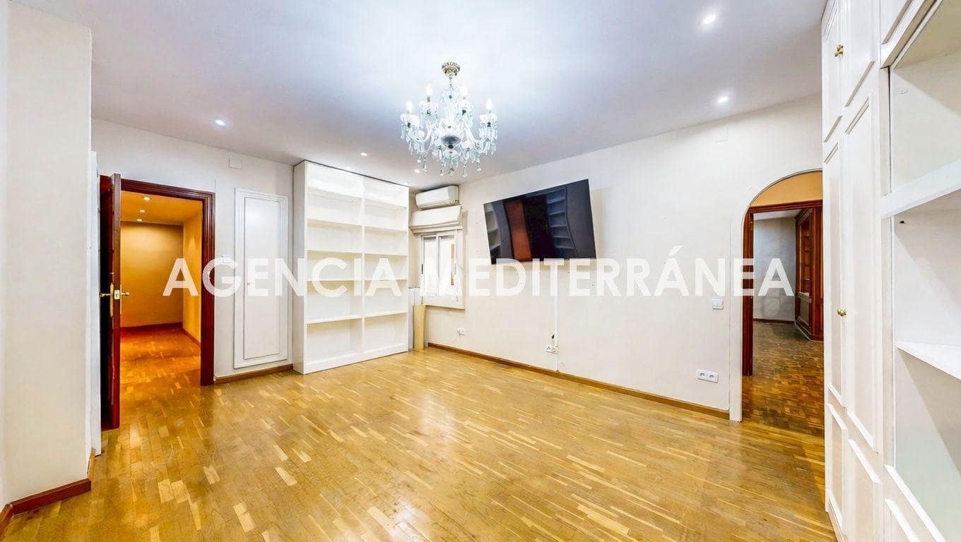 5 sypialnia Mieszkanie na sprzedaż w Miasto Walencja - 699 000 € (Ref: 9949883)