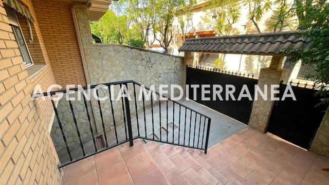 Adosado de 5 habitaciones en Picanya en venta con garaje - 435.000 € (Ref: 9952710)