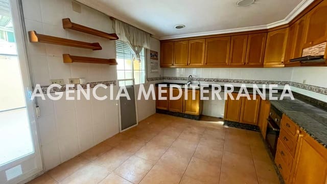 Adosado de 5 habitaciones en Picanya en venta con garaje - 435.000 € (Ref: 9952710)