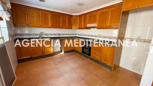 Adosado de 5 habitaciones en Picanya en venta con garaje - 435.000 € (Ref: 9952710)