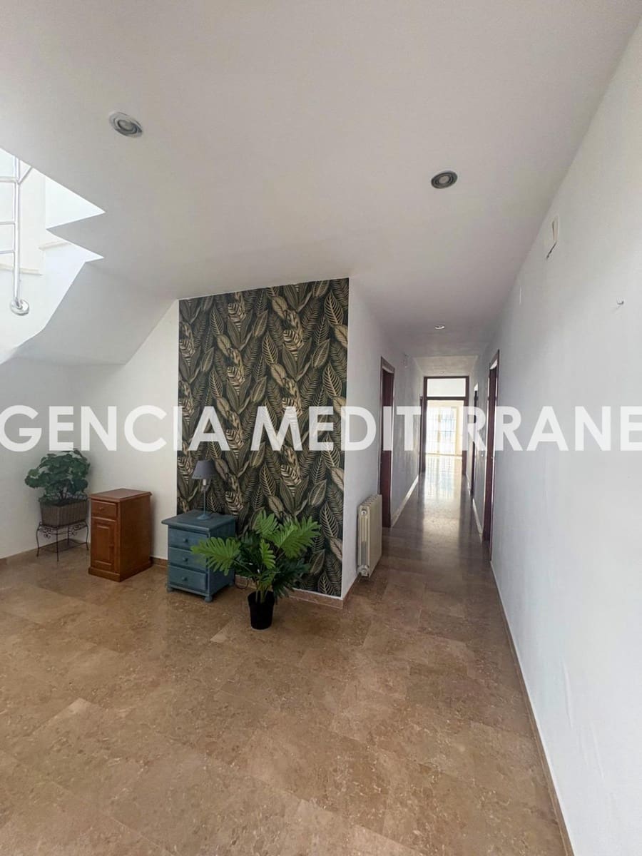 4 soverom Villa til salgs i La Canada med svømmebasseng - € 550 000 (Ref: 9959851)