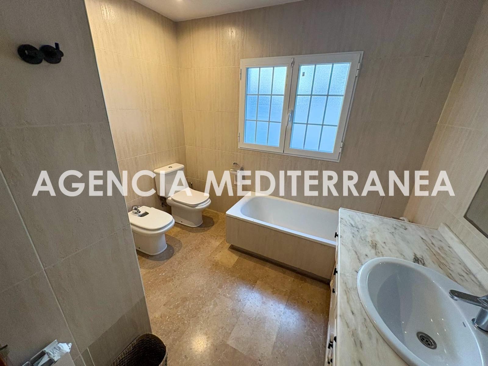 4 soverom Villa til salgs i La Canada med svømmebasseng - € 550 000 (Ref: 9959851)