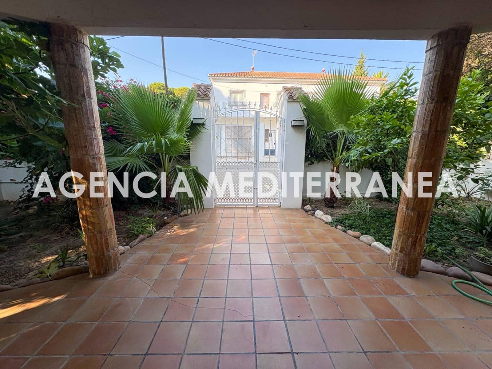 4 soverom Villa til salgs i La Canada med svømmebasseng - € 550 000 (Ref: 9959851)