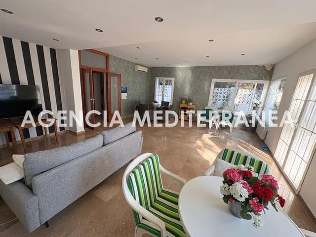 4 soveværelse Villa til salg i La Cañada, Paterna med swimmingpool - € 550.000 (Ref: 9959851)