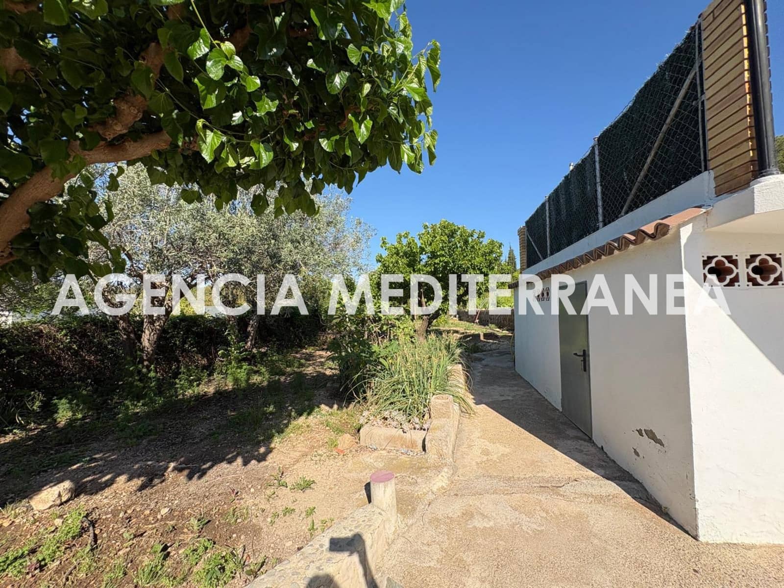 6 slaapkamer Finca/Landhuis te koop in Lliria met zwembad garage - € 299.000 (Ref: 9959853)